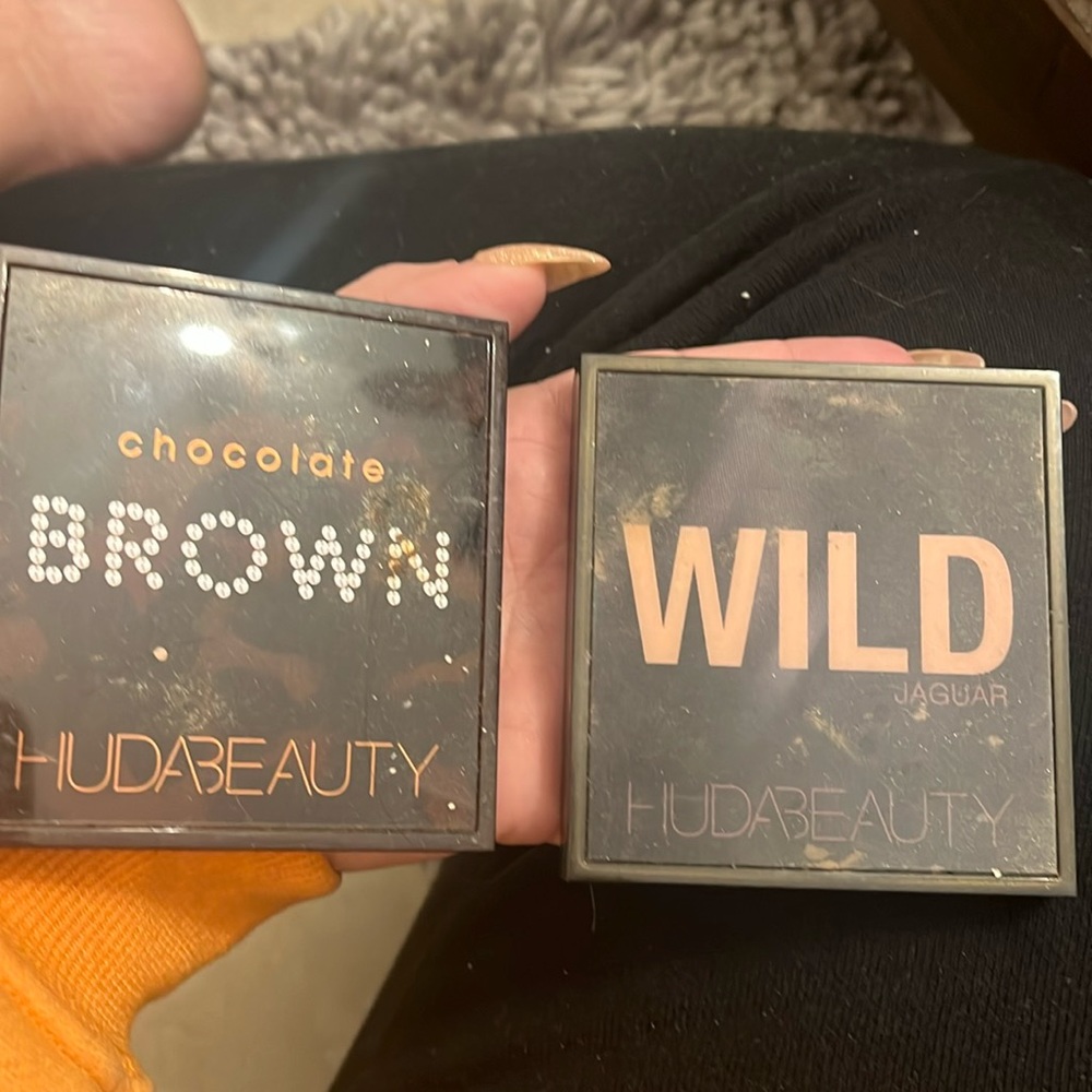 Two HUDA mini pallets